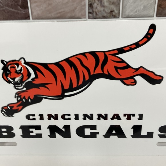 Cincinnati Bengals License Plate With Cup Holder Inserts - Picture 4 of 7